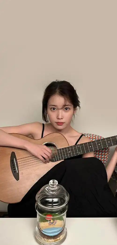 iu李知恩人美心善