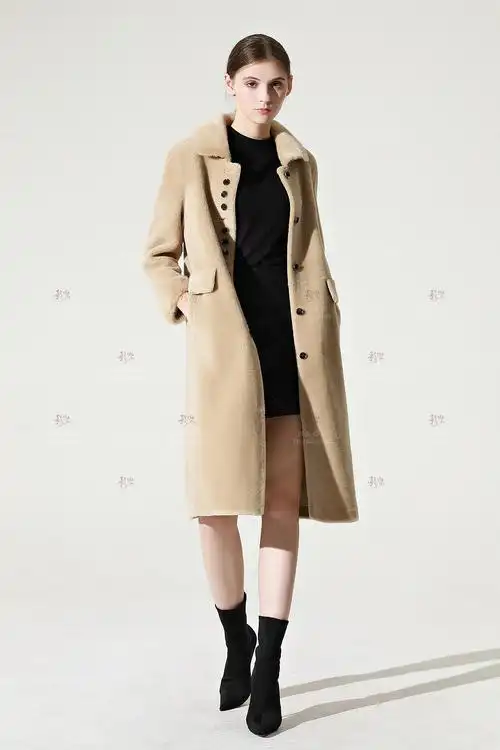 女装模特拍摄 毛呢大衣 毛绒外套 服装外模拍摄