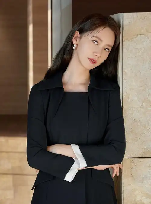 jigott代言人林允儿春季宣传画报