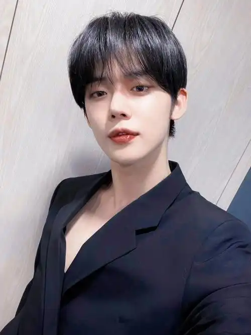 崔然竣的黑发➕西装应该上保险
