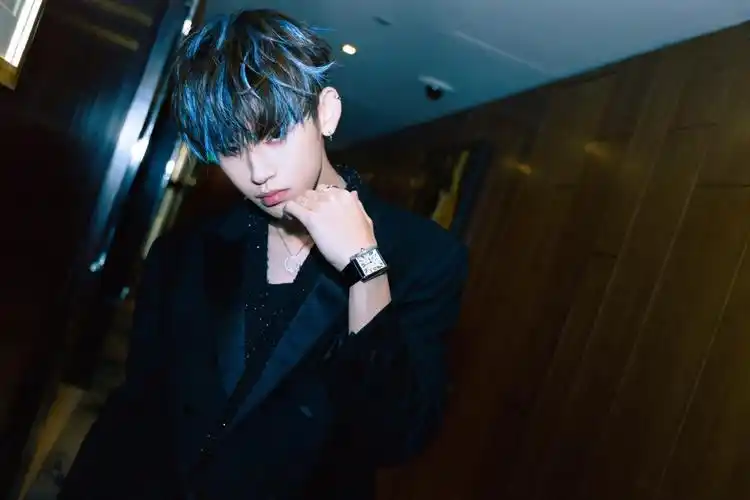 分享一组王琳凯图片给大家,图中的明星图片壁纸会点缀你的电脑桌面