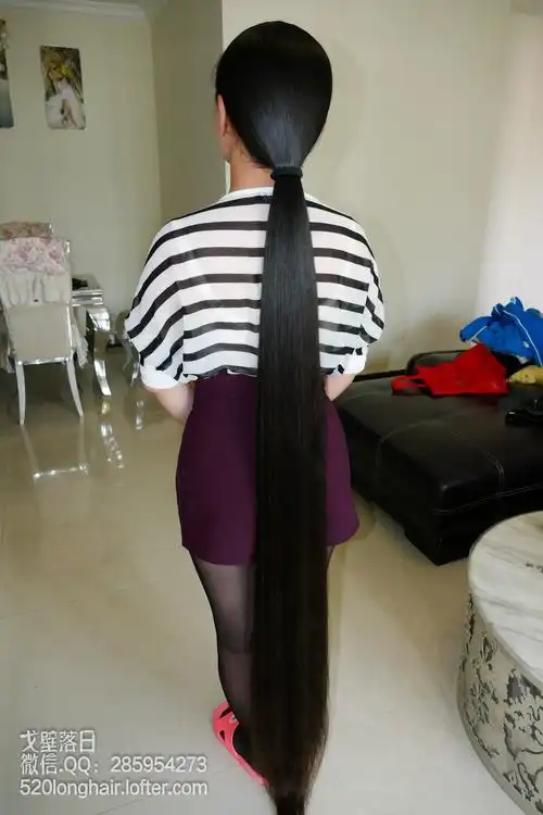 戈壁落日长发模特