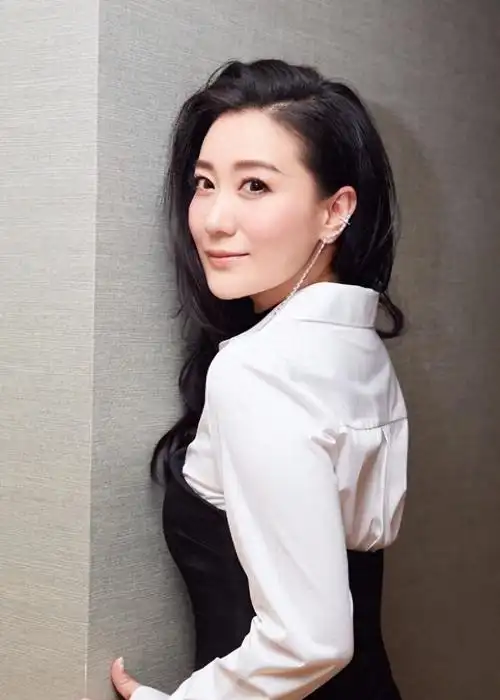 谭晶的独特人生为科学家丈夫生下双胞胎如今享受着家庭的温暖