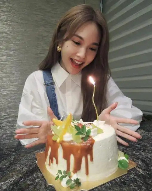 李荣浩连续9年卡点为娇妻庆生杨丞琳害羞回应结婚四年甜如蜜