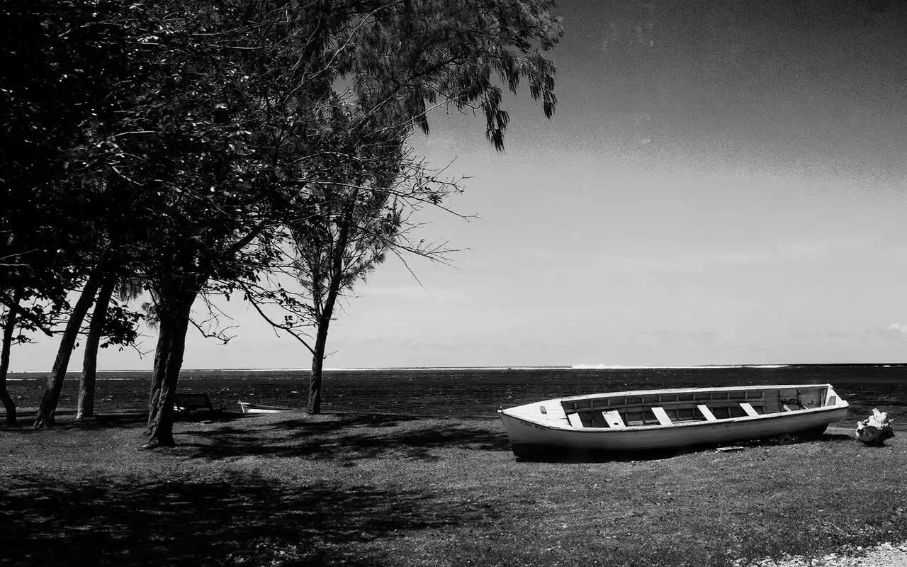 海滩海景桌面壁纸之黑白背景