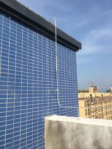 屋面避雷带垂直连接及支架设置