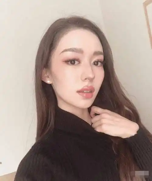 郎朗老婆吉娜被吐槽成为网红后,罕见素颜出镜,颜值被赞惊为天人_网友