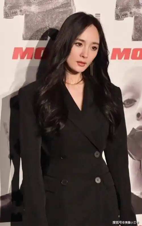 原创37岁杨幂陪酒照曝光素颜出镜少女感全无女神滤镜消失不见