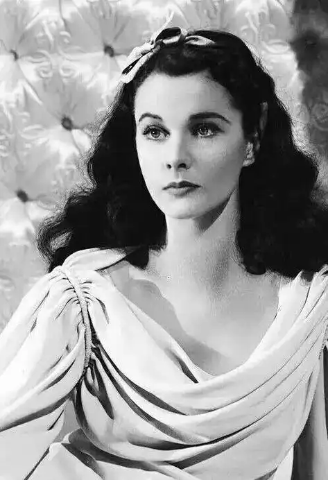 "乱世佳人"费雯丽有多美?丘吉尔赞她:上帝的杰作