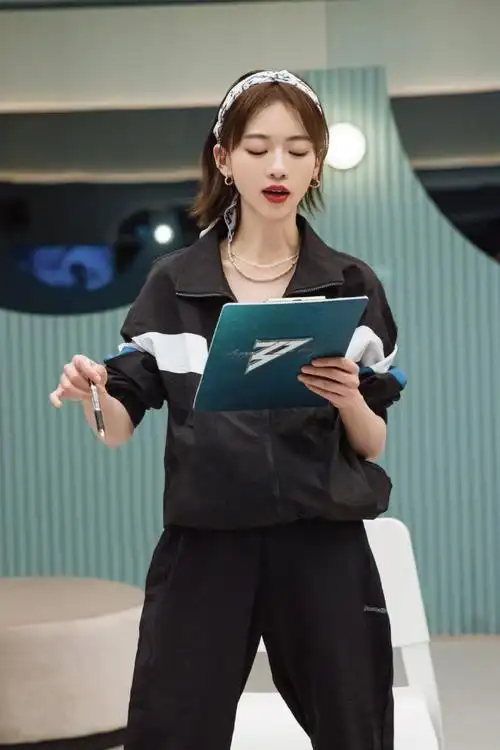 吴谨言超话#乘风破浪#分享一些努力的小吴