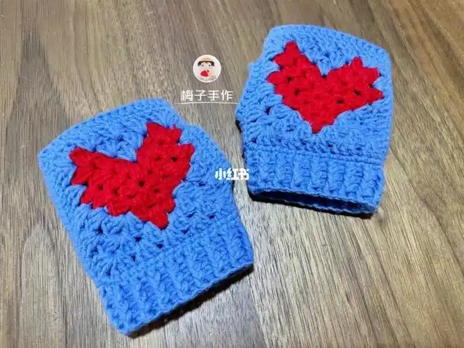 【梅子手作】儿童版祖母方格露指手套(附图解)