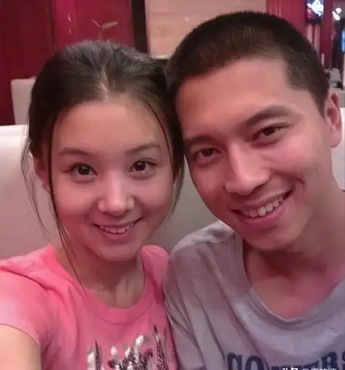 原来她是冯巩"好女儿",出道20多年从不拍吻戏,年近40颜值逆龄