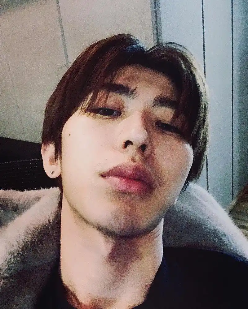 蔡徐坤自拍照遭ikun吐槽?坤坤为自己辟谣:我洗头了!