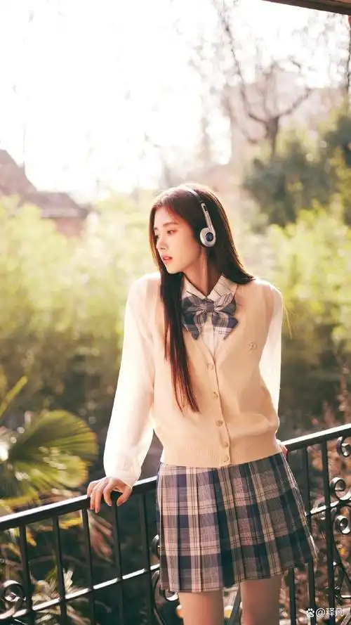 鞠婧祎纯欲校园风写真太漂亮了!清丽脱俗美得让人窒息