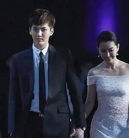 李冰冰和吴亦凡是圈中好友大家都知道,但是在都美竹开始出来说话后