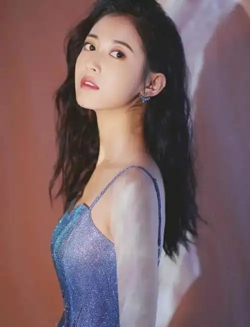 陈钰琪明星壁纸(42)_网易订阅