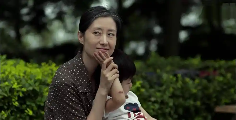 《父母爱情》戏里当继母,戏外守寡式婚姻,后半生前夫高攀不起_刘敏涛