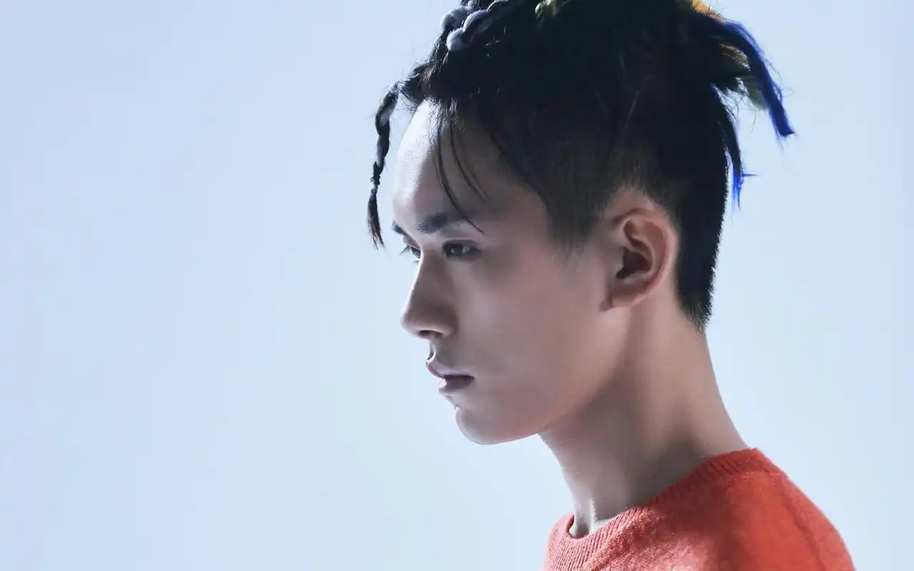 首页 桌面壁纸 大陆明星 易烊千玺杂志照片高清电脑壁纸上一张 下一张