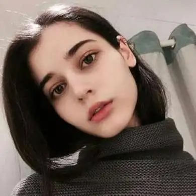 美女歪脖子头像