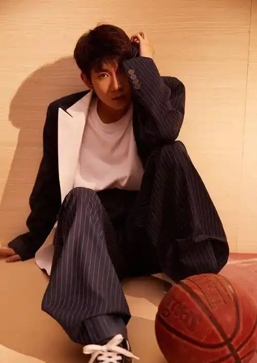 tfboys出道七年易烊千玺变化最大显成熟王源几乎没变还那么嫩