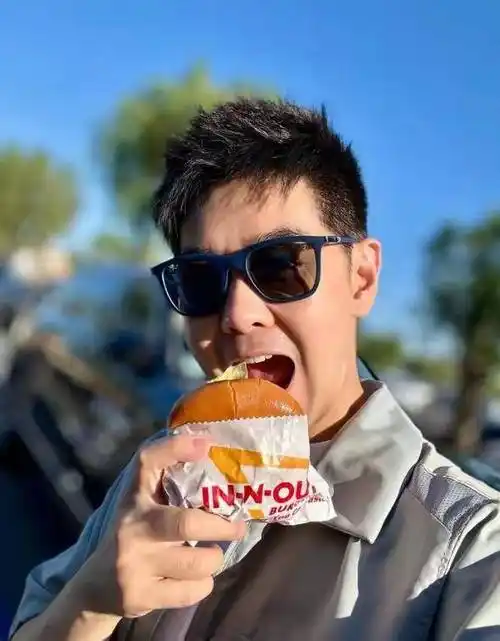 林志颖度假照曝光,家庭幸福满溢!冻龄男神也有"老"的一天?