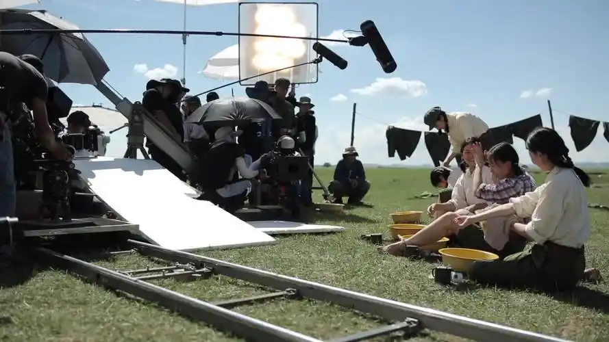 电视剧《父亲的草原母亲的河》拍摄现场花絮-影视综视频-搜狐视频