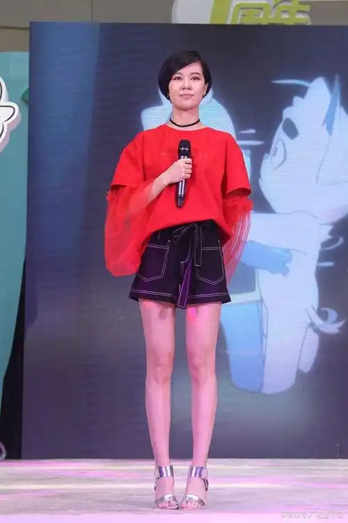 郁可唯:超女当中唱歌我未必最强,但比腿长,底气十足