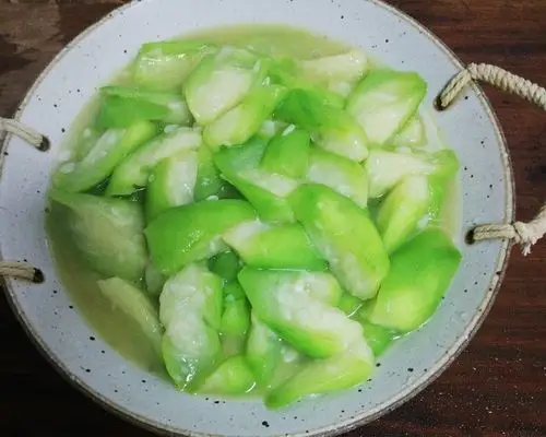 【清炒八角丝瓜的做法步骤图,怎么做好吃】蘑菇土豆家的家常菜_下厨房