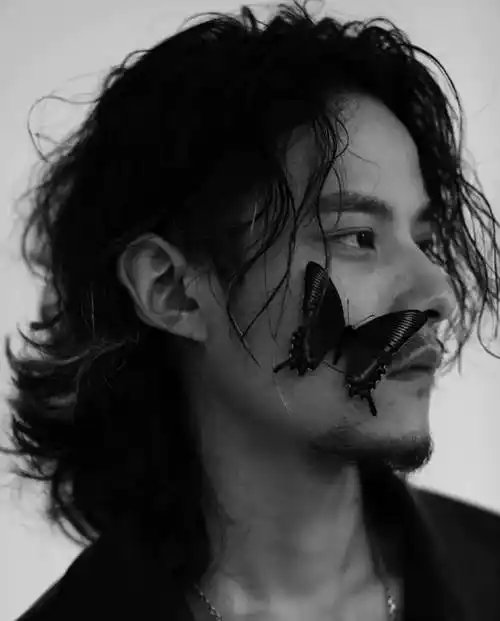 小栗旬因不雅照塌房却意外捧红了重庆小哥