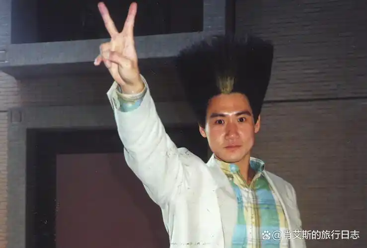 有时候觉得张学友接地气到不像大明星,更像一个勤勤恳恳的优秀打工人