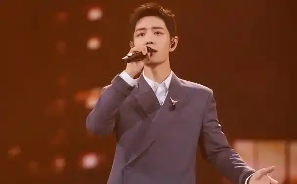 曾经很火却备受争议的3位明星,有人再无新作,有人依旧