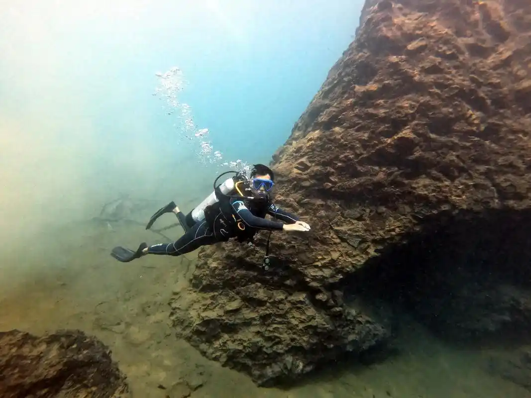 水肺潜水 #潜水女孩 #水下摄影 #自由潜 #水下拍摄  - 抖音