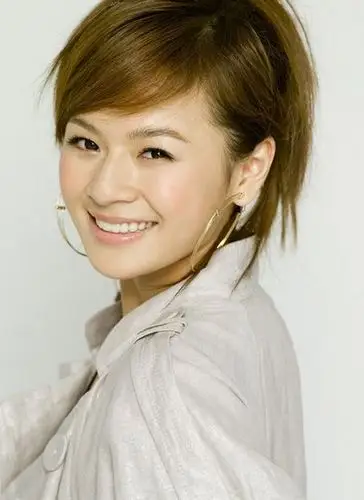 老狼王婧山东卫视跨年牵手 追忆青涩校园时光