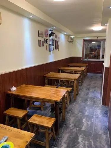 烧烤店小工装 92平米餐饮空间简约风格装修效果图_大鱼装修网