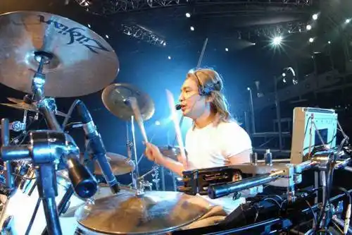 beyond鼓手叶世荣亚洲鼓王他的鼓技无人能敌