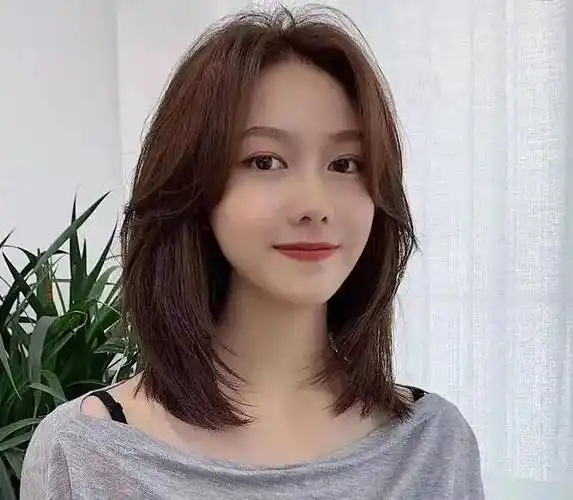 四五十岁的女人适合什么发型?今年流行的洋气短发,减龄显气质