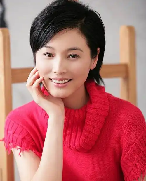 p>张延,1970年3月4日出生于陕西省西安市,中国内地女演员,主持人