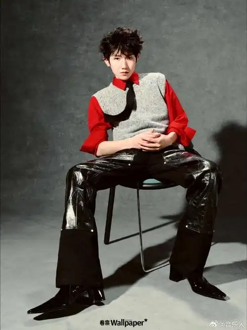 王源冲突感大片#新杂志来啦@tfboys-王源最新杂志四月刊上线,短发