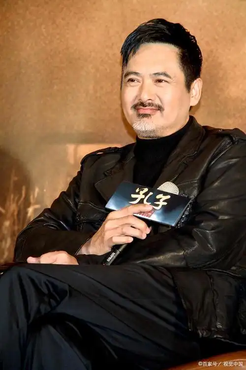 63岁周润发裸捐56亿:都是我辛苦赚的钱