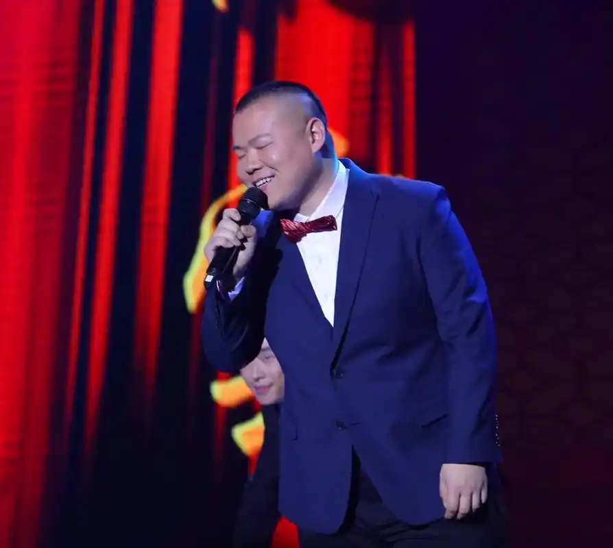 岳云鹏比喻德云社是盅佛跳墙 郭德纲是海参鲍鱼 自己是旁边白菜心