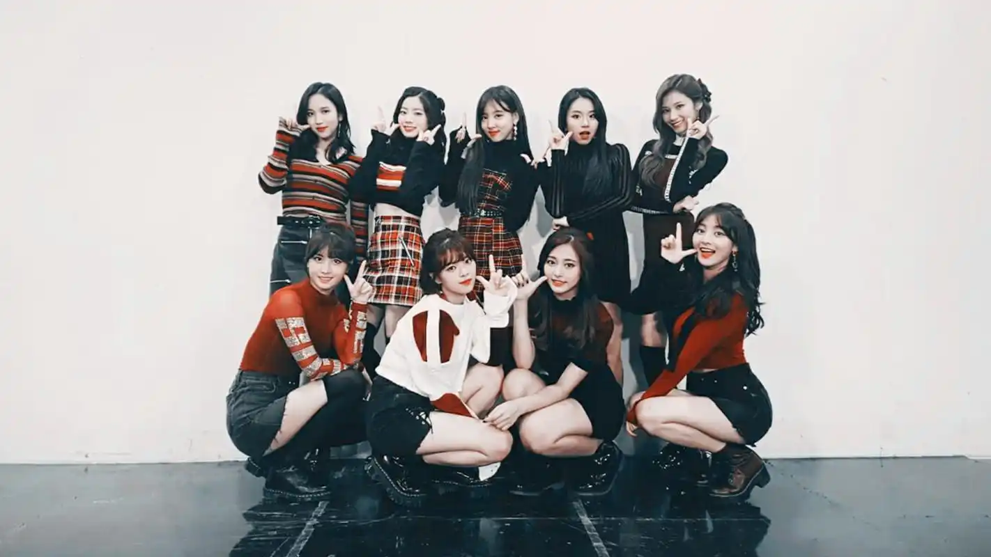 女团twice成员合照集锦,暖色系合照收藏向