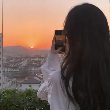 小众真人女生头像背影高清图片