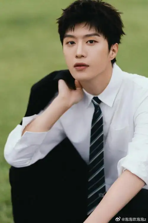 范丞丞美式证件照##范丞丞爆改邻家富少