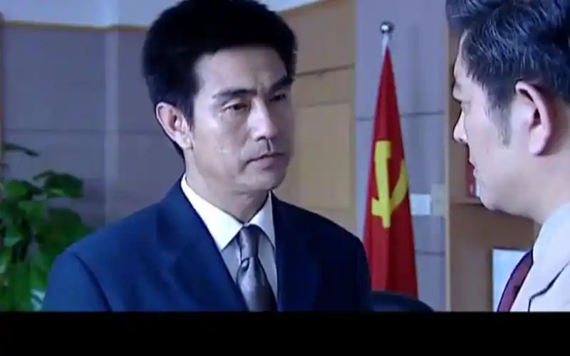 罪域:男子的父亲病危!朋友二话不说,找来了最好的医生!