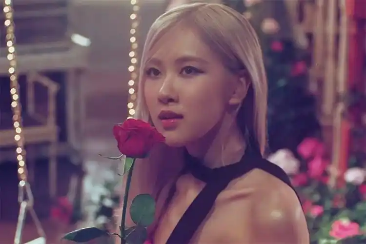 blackpinkrosé继续收获成功打破hanteo平台的17年纪录