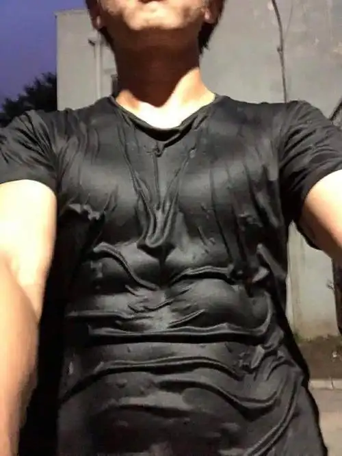 邓超秀腹肌网友却吐槽他是p的