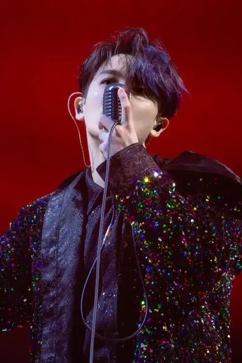 尤长靖超话#毕业之前来看演唱会#光在你脸上跃出蝴蝶的翅膀03