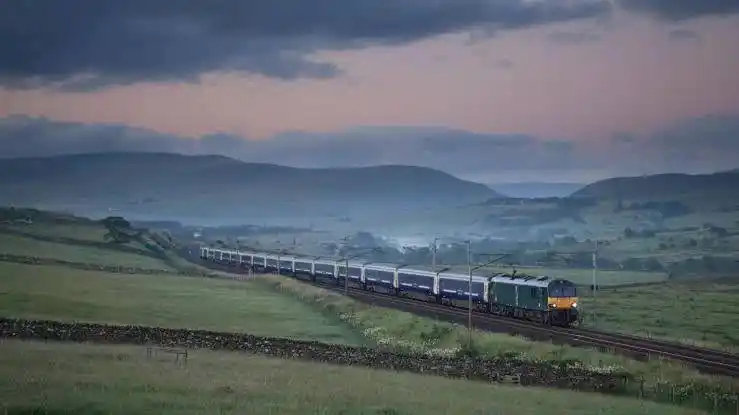 孤独星球系列全世界最棒的火车旅程都在这里