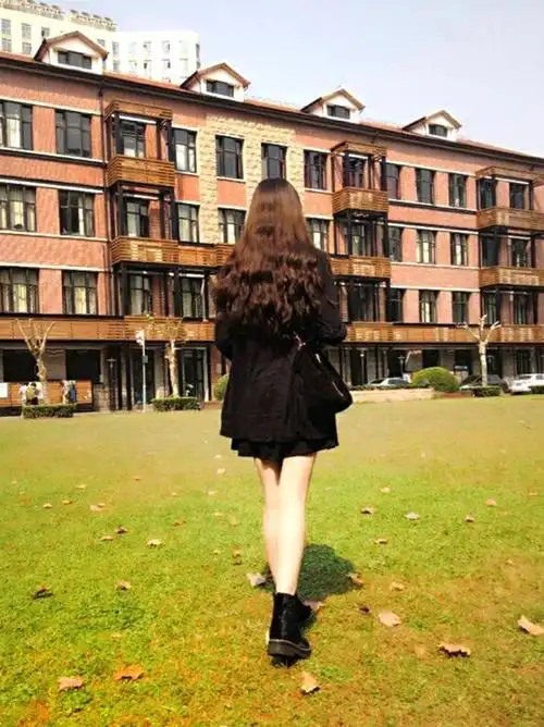 光看女神背影你认识吗?不进的不是粉丝!