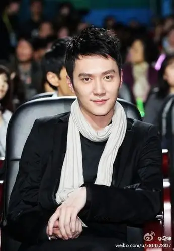 主题:冯绍峰有没有整过容,感觉他年轻的时候没有现在好看.